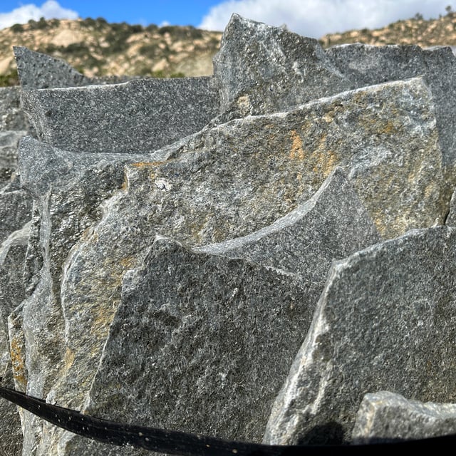 Silver Quartzite Flagstone on a pallet a Southwest Boulder & Stone landscape rock store